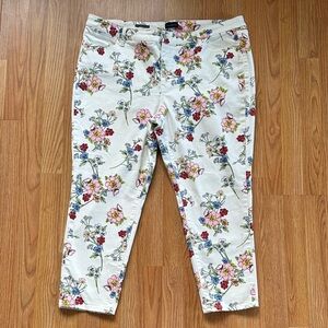 Talbots Slim Ankle Jean in Floral Bouquet white with floral design 22WP